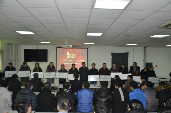 Öйú×ðÁú¼¯ÍÅ